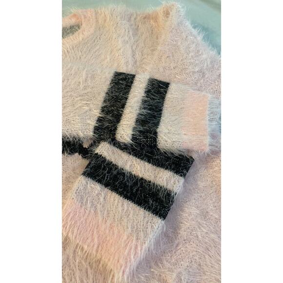Barbie x Forever 21 Baby Pink Fuzzy Eyelash Sweater Size Small - Picture 6 of 6